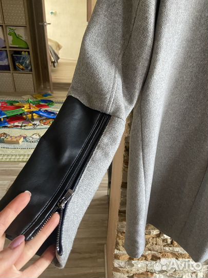 Пальто демисезонное