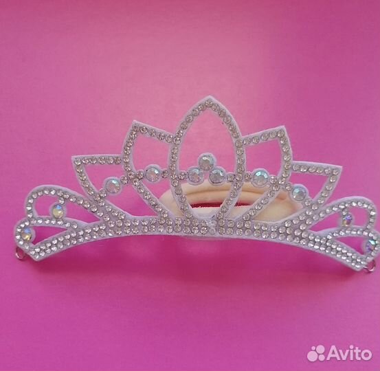 Диадема, корона на гимнастический пучок