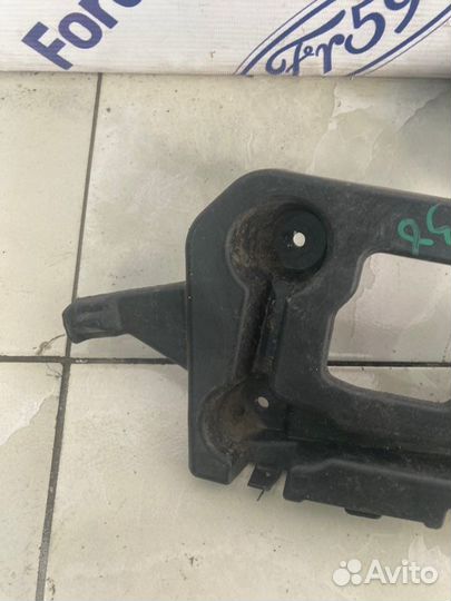 Кронштейн бампера задний правый Renault Captur J5