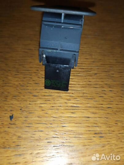 Кнопка стеклоподъемника VW Touareg