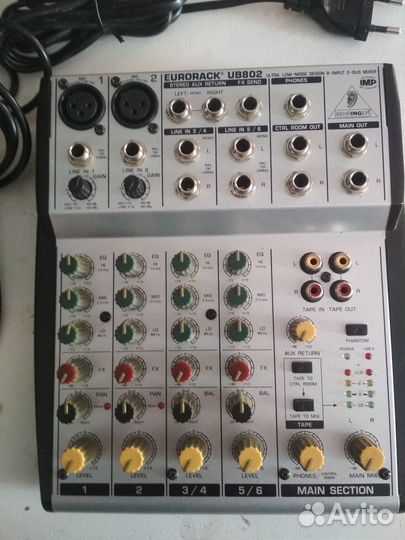 Микшерный пульт Behringer UB 802
