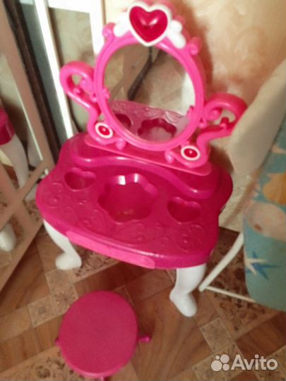 Детский туалетный столик для девочки
