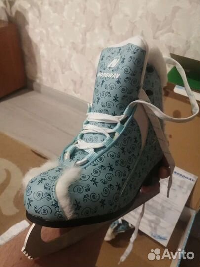 Коньки новые