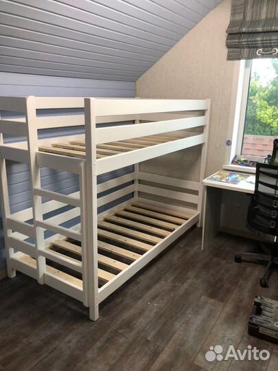 Двухярусная кровать
