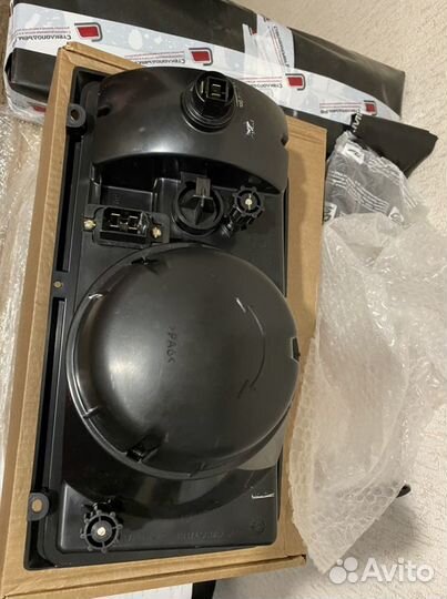 Блок-фара левая 2107 освар (белый указ. поворота)