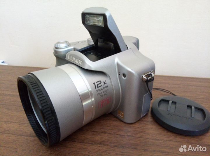 Фотоаппарат Panasonic Lumix DMC-FZ7 Япония