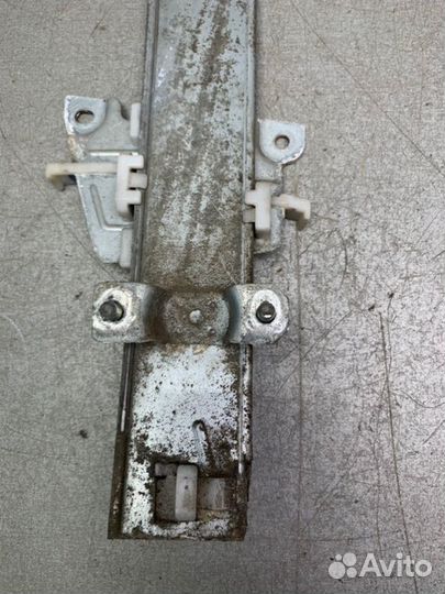 Стеклоподъемник механический передний левый Kia