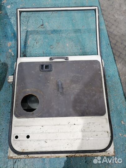 Продам две правые двери дюна хайс