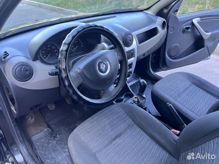 Renault Sandero 1.4 МТ, 2010, битый, 300 000 км