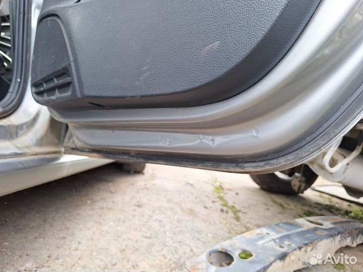 Дверь задняя правая volkswagen polo 5