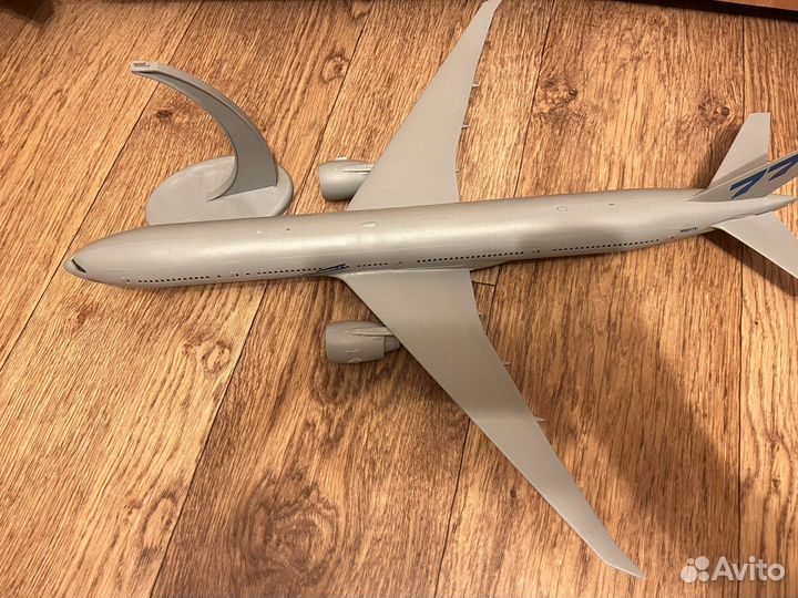 Модель самолета boeing 777