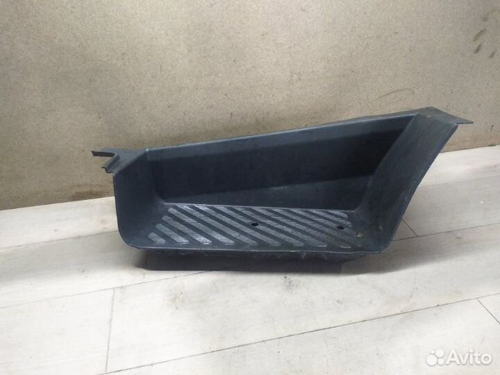 Накладка на порог передняя правая Mercedes