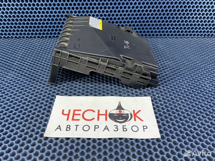 Крышка блока предохранителей VW Tiguan NF