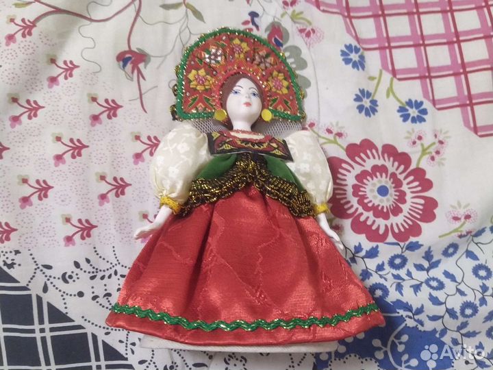 Кукла фарфоровая коллекционная