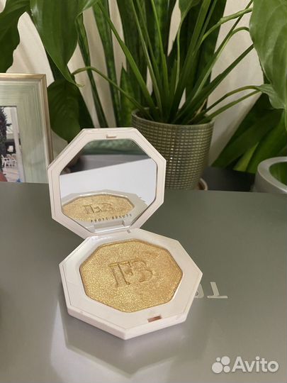 Fenty beauty Хайлайтер