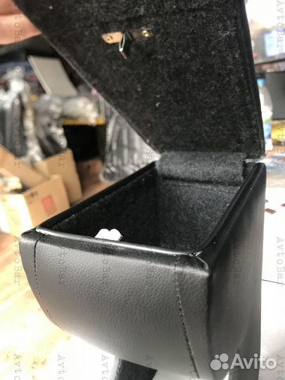 Подлокотник LADA X-rey