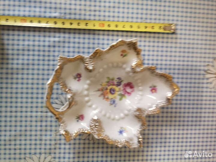 Фарфоровый листок, пепельница