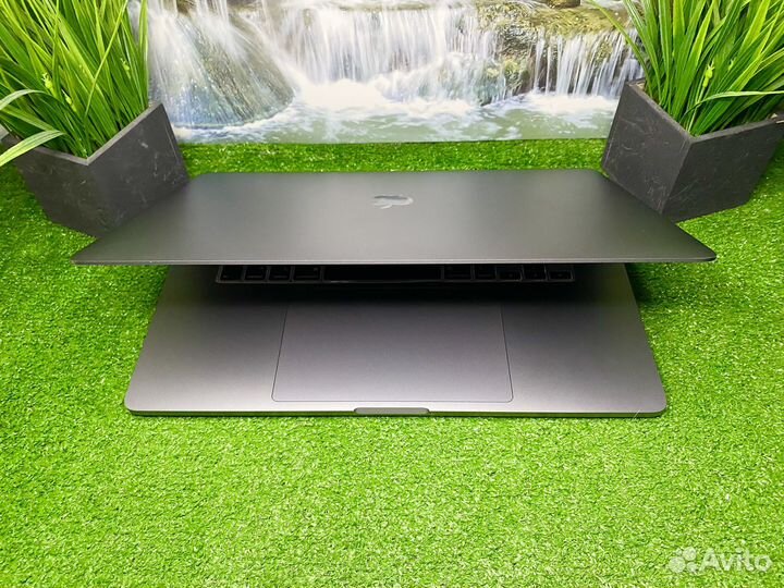 MacBook Pro 16 2020 i7-32-512gb/150-циклов