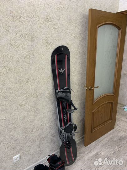 Сноуборд Nidecker, креп. Burton и ботинки Burton