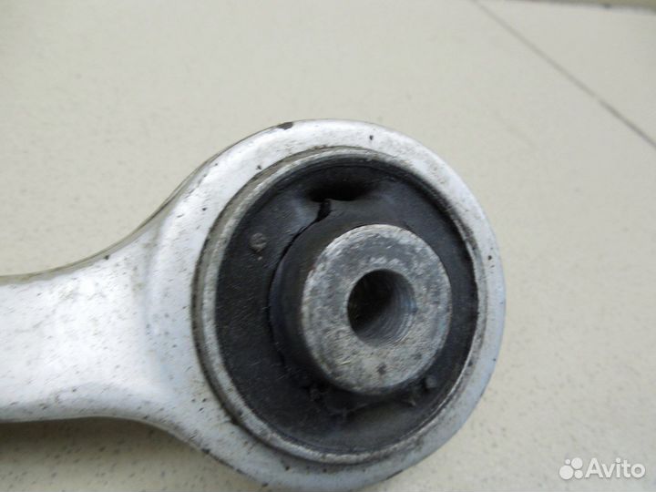 Рычаг передний верхний правый задний Passat B5 200