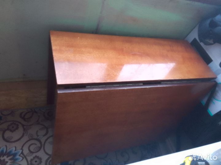 Стол книжка новый