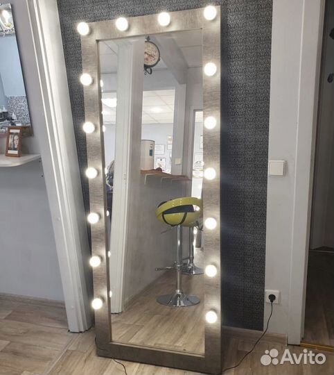 Гримерное зеркало в полный рост