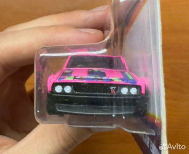 Hot Wheels Nissan Skyline 2000GT-R Neon Speeders