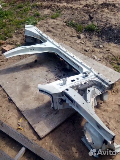 Порог кузовной левый Mercedes-Benz W212 M271860