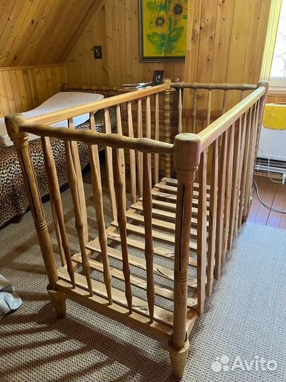 Детская кроватка из массива дуба и яблони