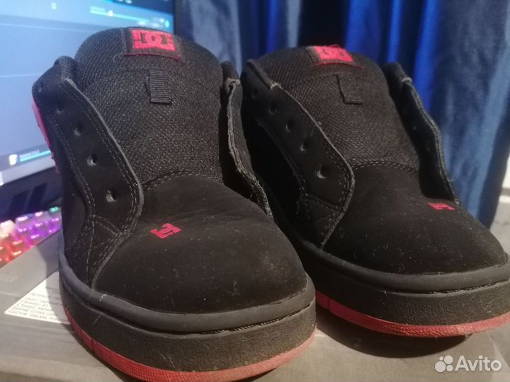 Кроссовки dc shoes red court graffik