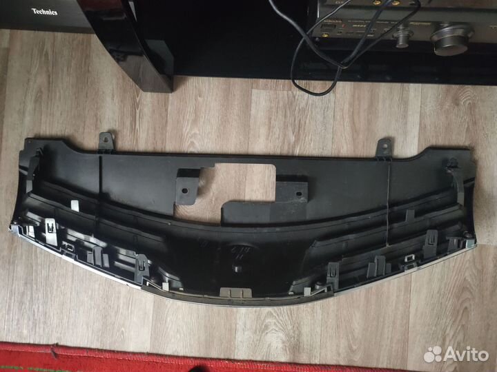 Решетка радиатора Nissan note