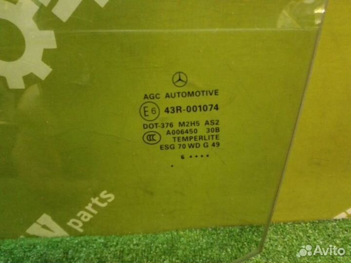 Стекло двери переднее левое Mercedes W166 Ml