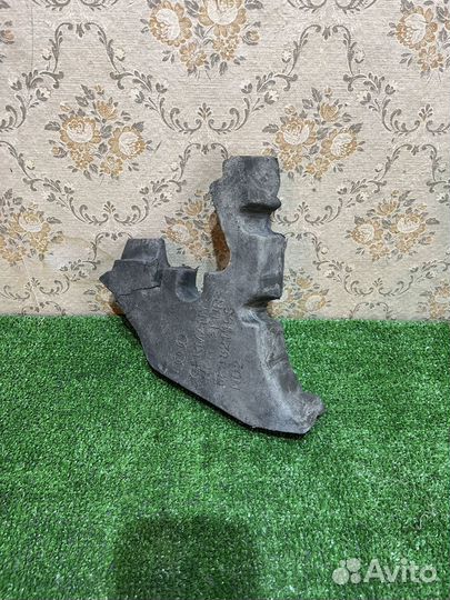 Шумоизоляция крыла Audi Q5 8R 2014 передняя правая