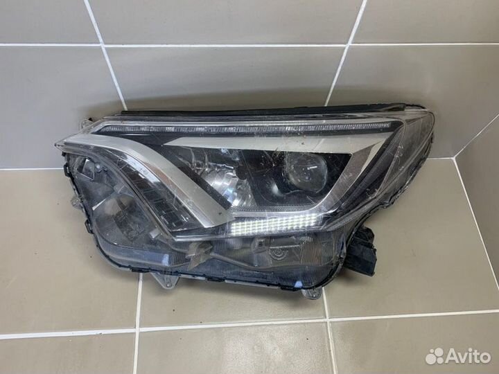 Фара передняя левая Toyota Rav4 XA40 2015
