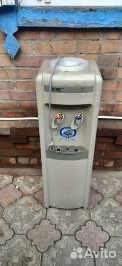 Кулер для воды напольный