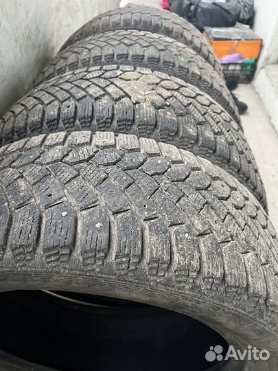 Gislaved Nord Frost 200 215/55 R17