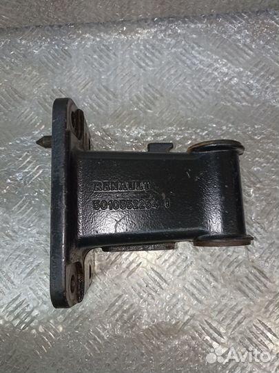 Кронштейн кабины Renault