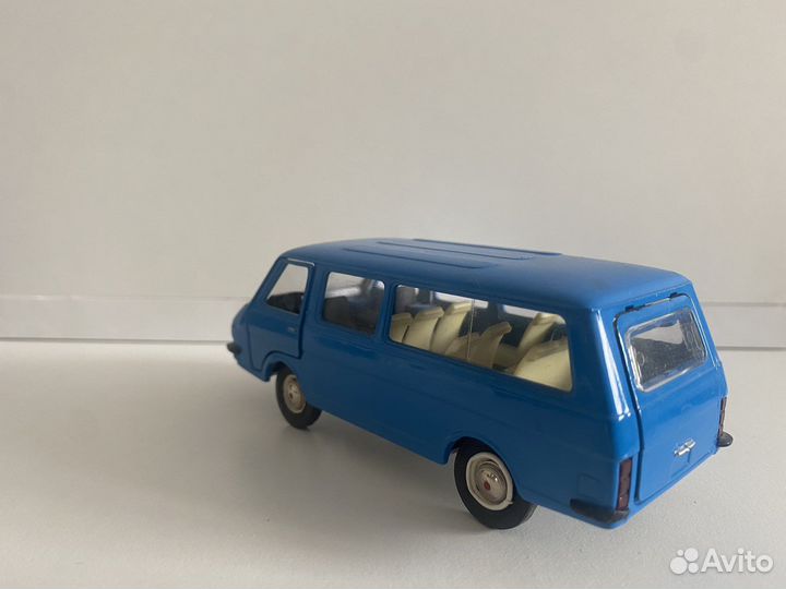 Модель Раф Синий А18