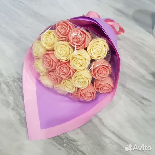 Букеты из шоколадных цветов