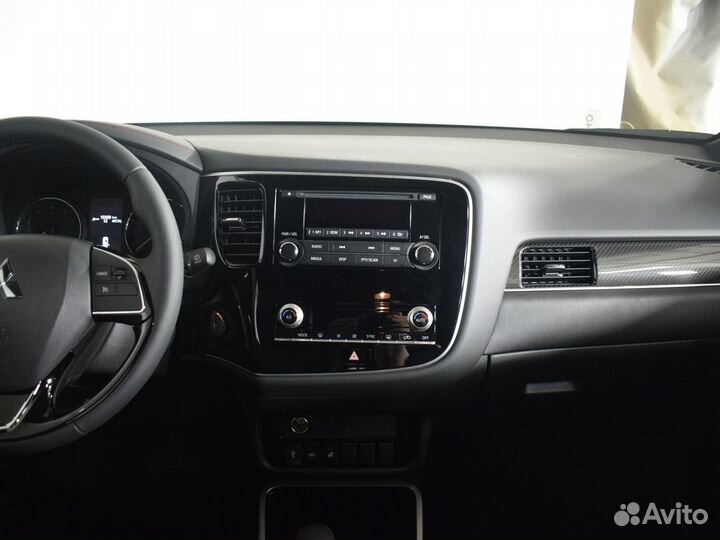 Mitsubishi Outlander 2.0 CVT, 2023