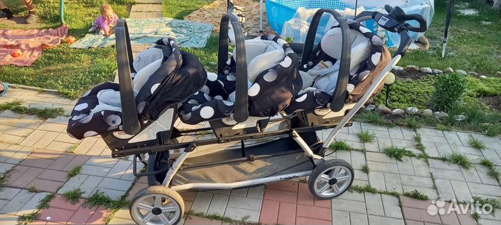 Коляска для тройни PegPerego