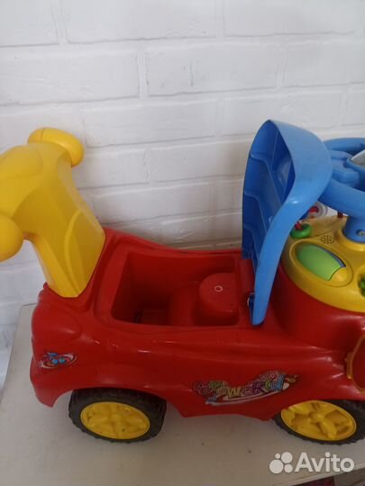 Машинка каталка толокар