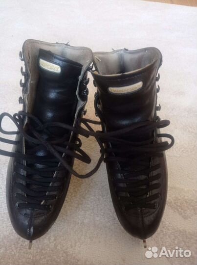 Фигурные коньки risport 240