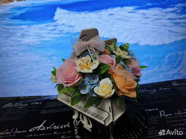 Флористическая композиция из мыла