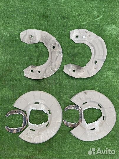 Кожух тормозного диска BMW F01 4.4 N62B44