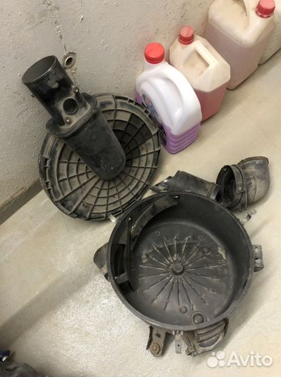 Корпус воздушного фильтра toyota land cruiser 100