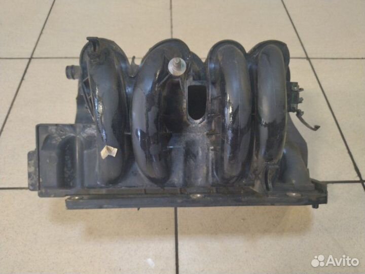 Коллектор впускной Renault Sandero 2 K7M