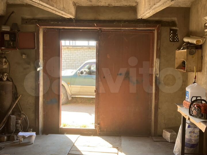 Гараж, > 30 м²