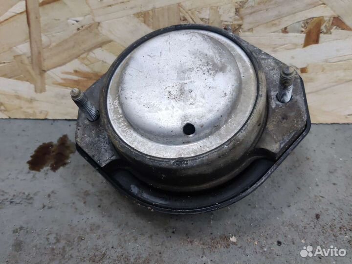 Подушка двигателя правая BMW E65 N62B48B N62