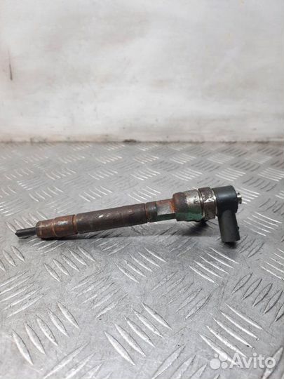 Форсунка Mercedes-Benz Vito минивэн 2.2 611980